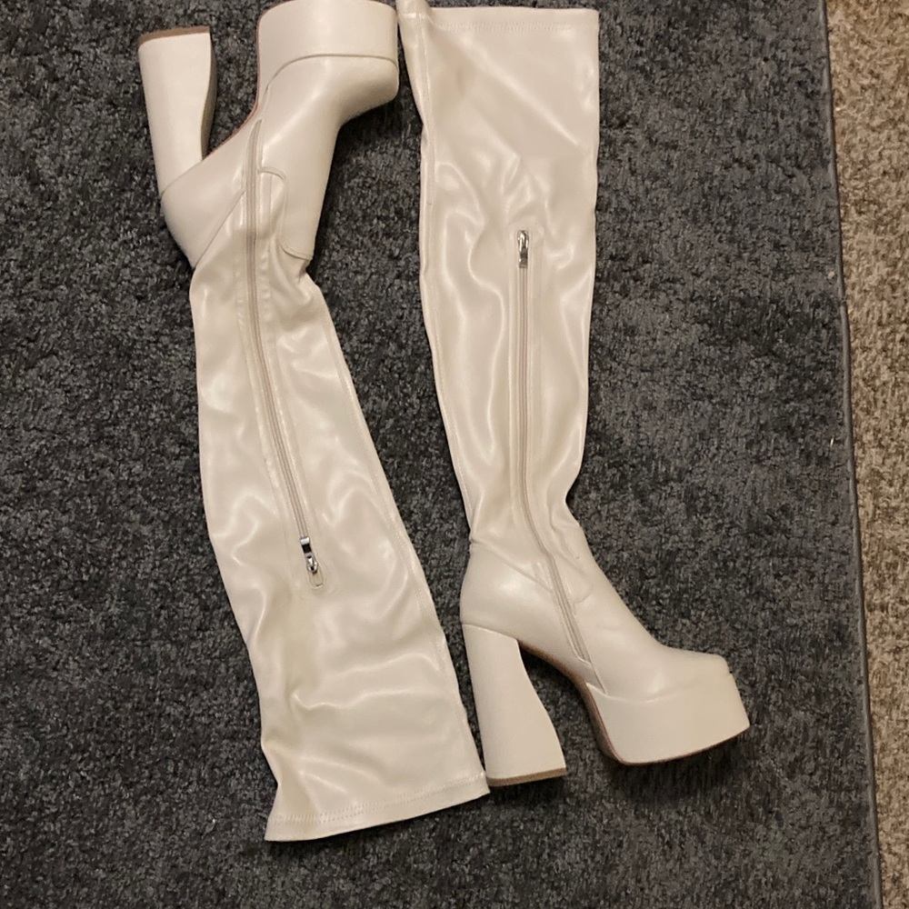 Elegant White Platform Knee-High Boots